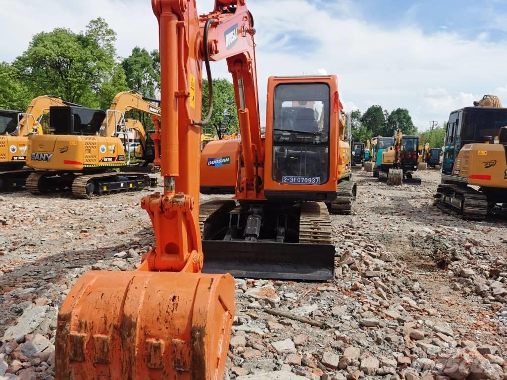 Doosan DX75 Mini ekskavatori < 7 t