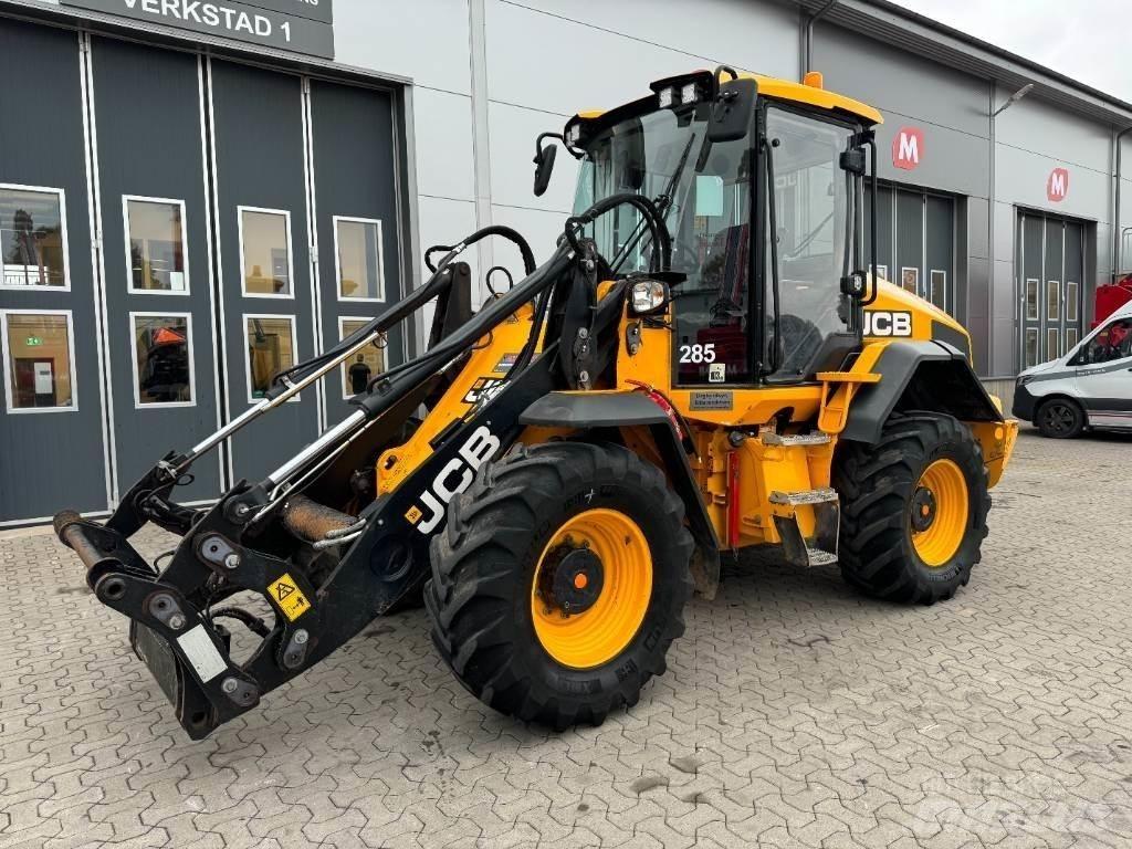 JCB 411 HT Iekrāvēji uz riteņiem