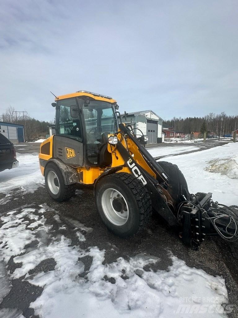 JCB 406 Iekrāvēji uz riteņiem