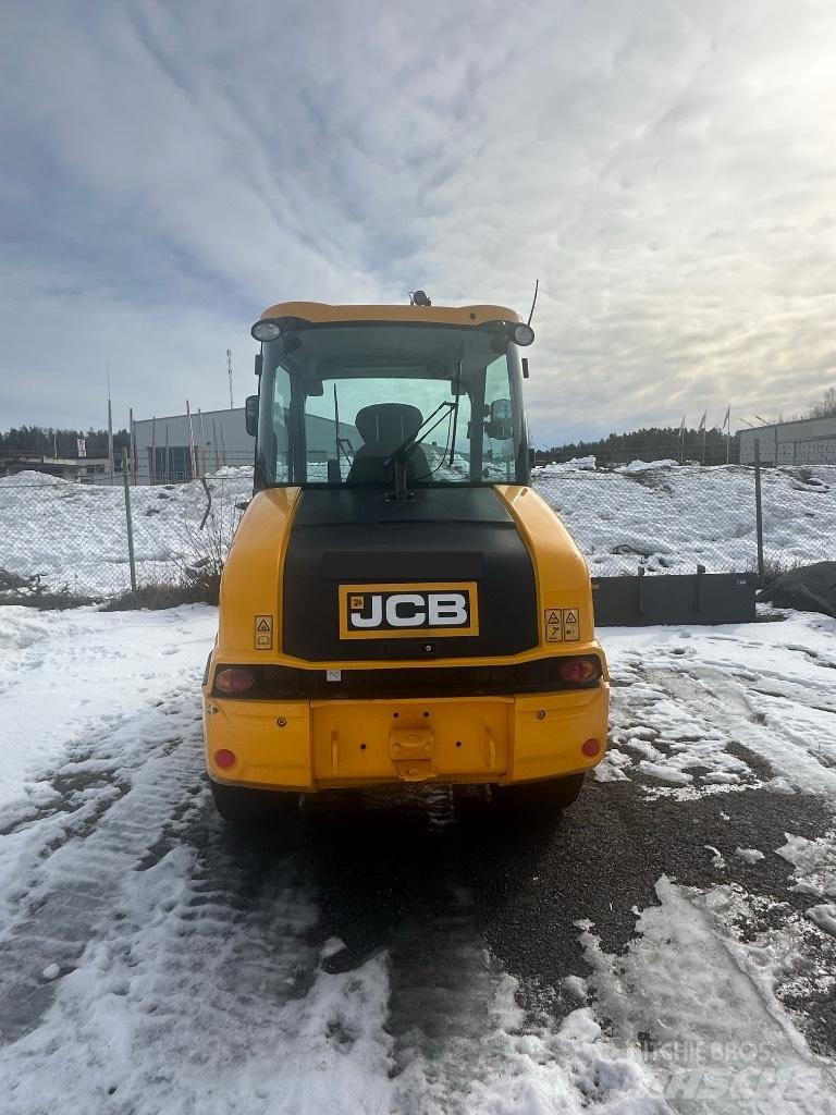 JCB 406 Iekrāvēji uz riteņiem