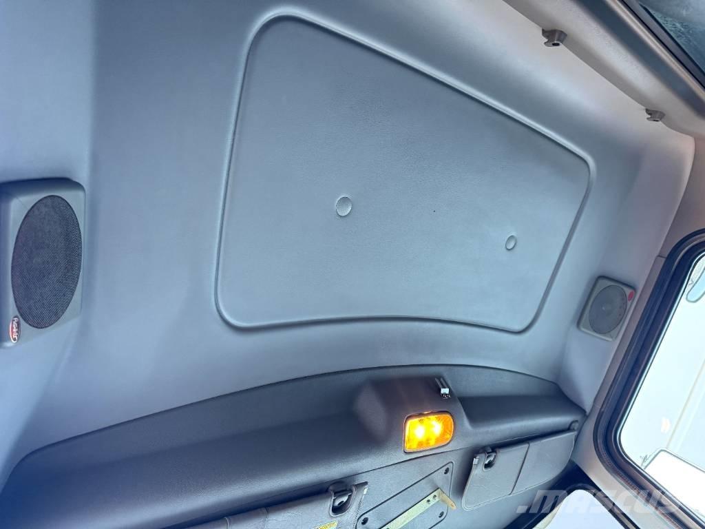 Peterbilt 348 Pašizgāzējs