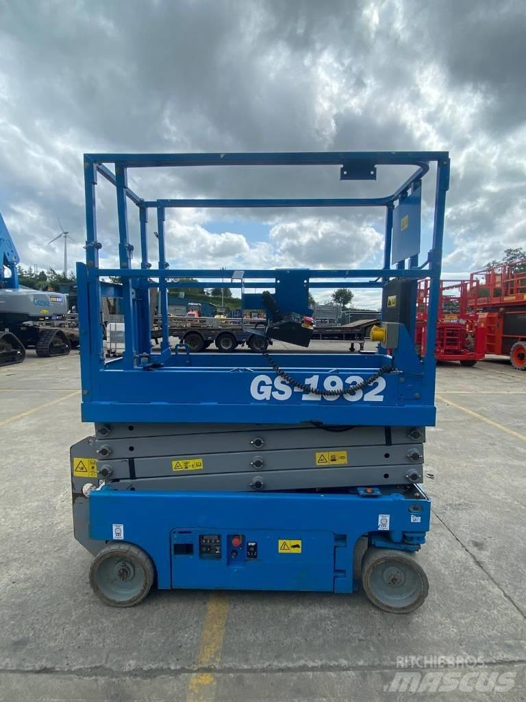 Genie GS 1932 Šķerveida pacēlāji