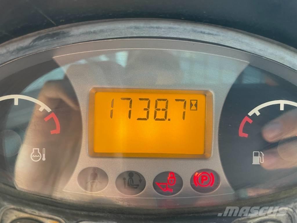 Bobcat T 590 Lietoti riteņu kompaktiekrāvēji