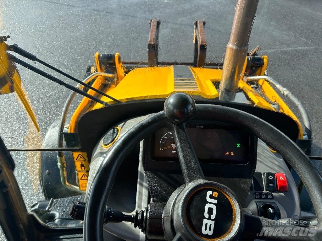 JCB 3CX 81kW / 108 BHP Ekskavatori-iekrāvēji