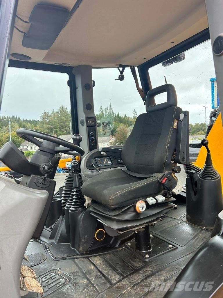 JCB 3CX 81kW / 108 BHP Ekskavatori-iekrāvēji