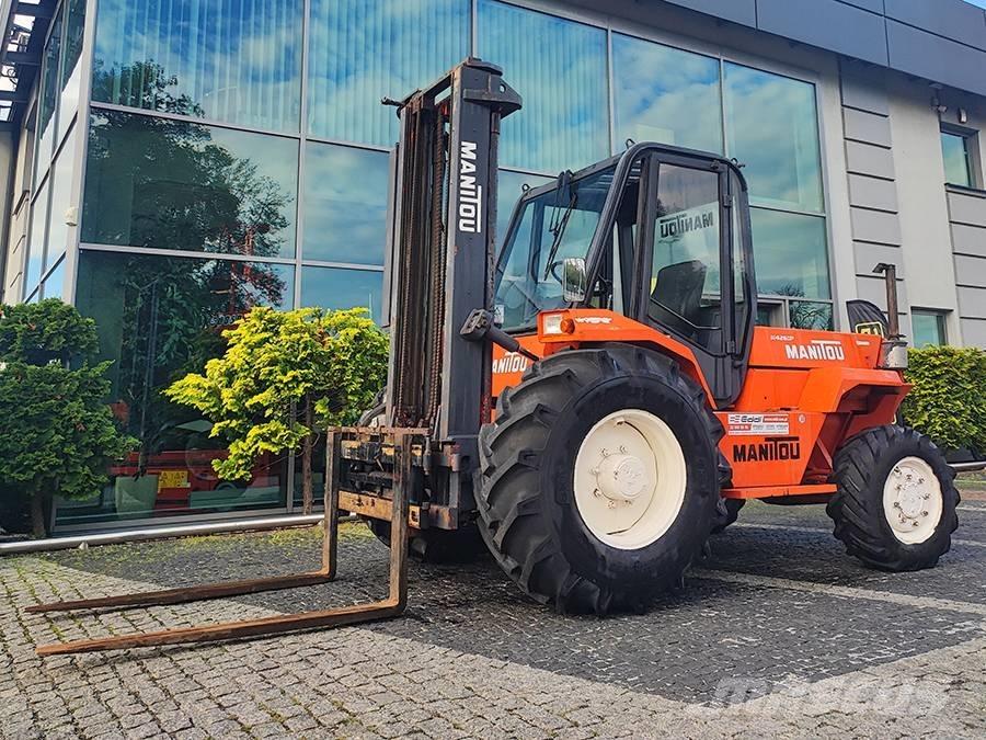 Manitou M 426 CP Apvidus autokrāvējs