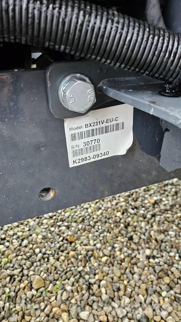 Kubota BX 231 D-C Kompaktie traktori