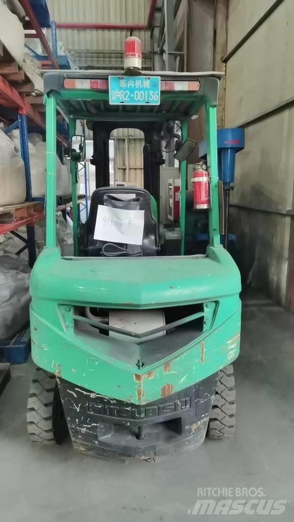 Mitsubishi FD 25 Tehnika ar dīzeļa dzinēju