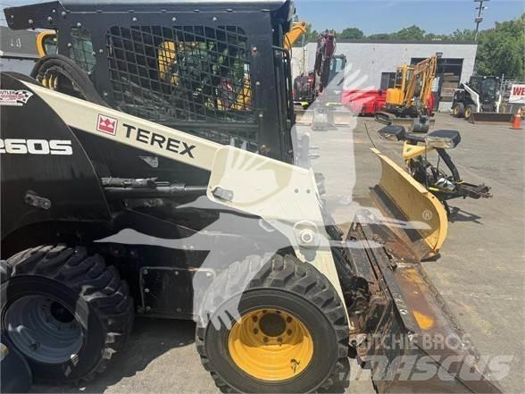 Terex R260S Lietoti riteņu kompaktiekrāvēji