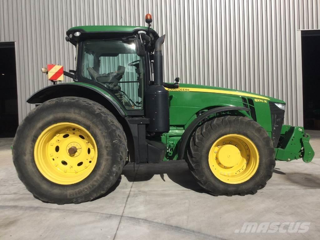 John Deere 8370R Traktori