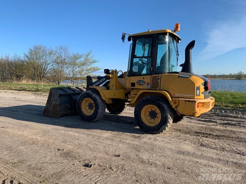 Volvo L 30 G Iekrāvēji uz riteņiem