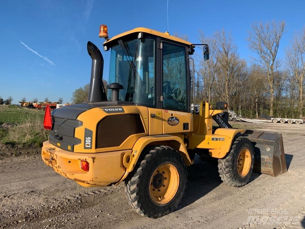 Volvo L 30 G Iekrāvēji uz riteņiem