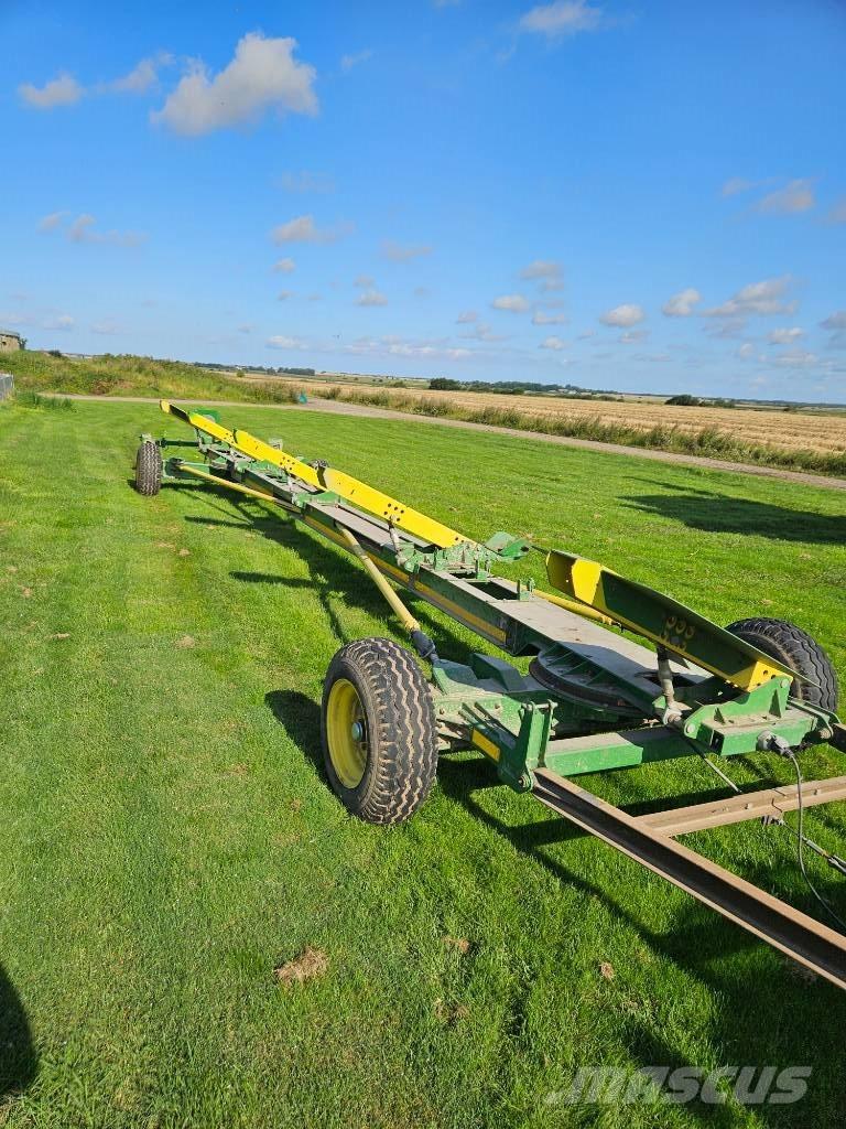 John Deere S 680 Ražas novākšanas kombaini
