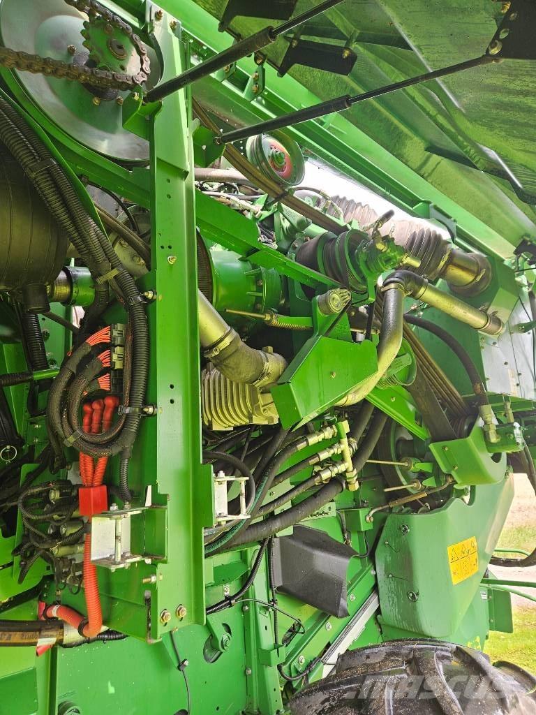 John Deere S 680 Ražas novākšanas kombaini