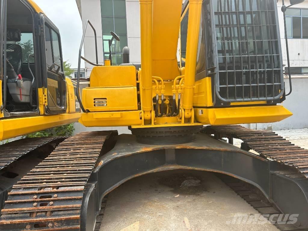 Komatsu PC240LC-8 Kāpurķēžu ekskavatori