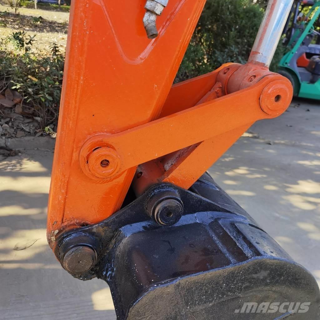 Hitachi ZX70 Vidēja lieluma ekskavatori 7 t - 12 t