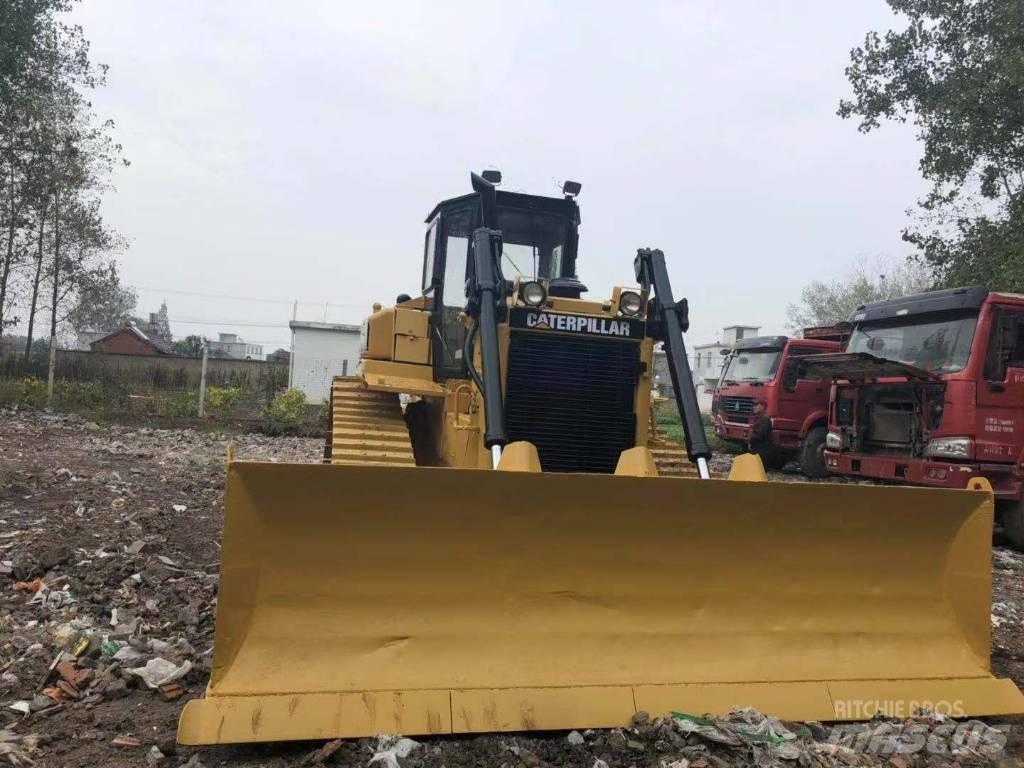 CAT D6H Kāpurķēžu buldozeri