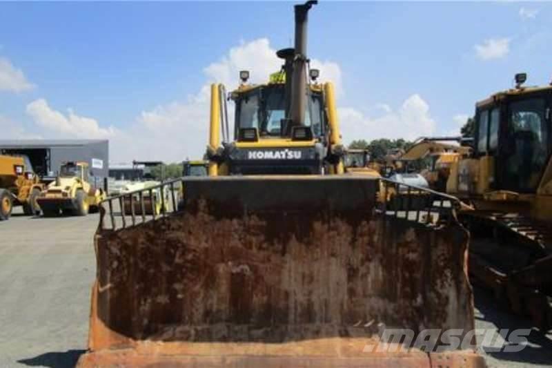 Komatsu D65 EX-16 Kāpurķēžu buldozeri