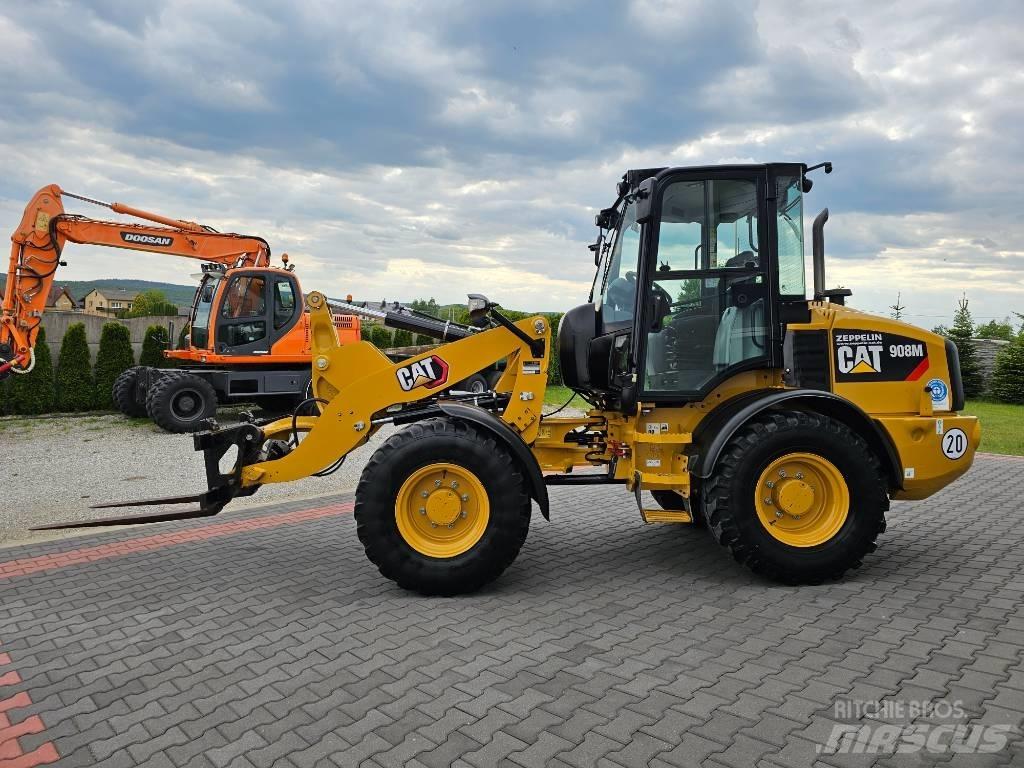 CAT 908 M Iekrāvēji uz riteņiem