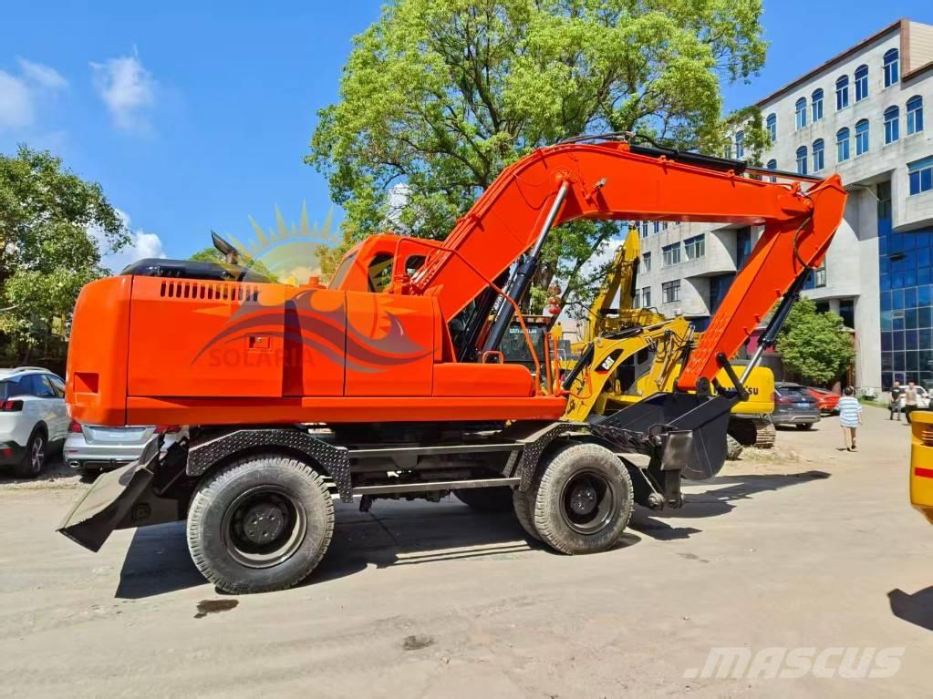 Doosan DH 210 W-7 Ekskavatori uz riteņiem