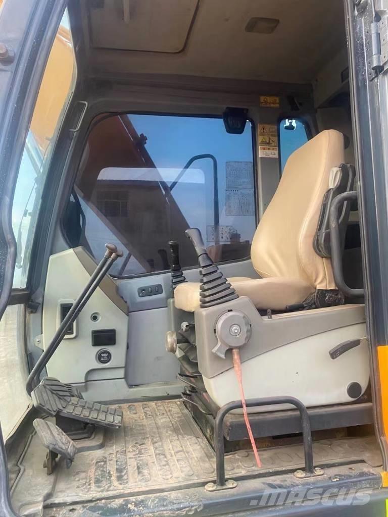 Hyundai R110VS Vidēja lieluma ekskavatori 7 t - 12 t