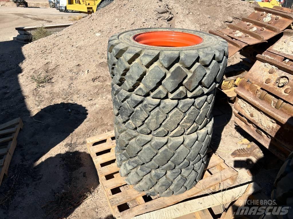 Bobcat 10x16.5 Tires Riepas, riteņi un diski