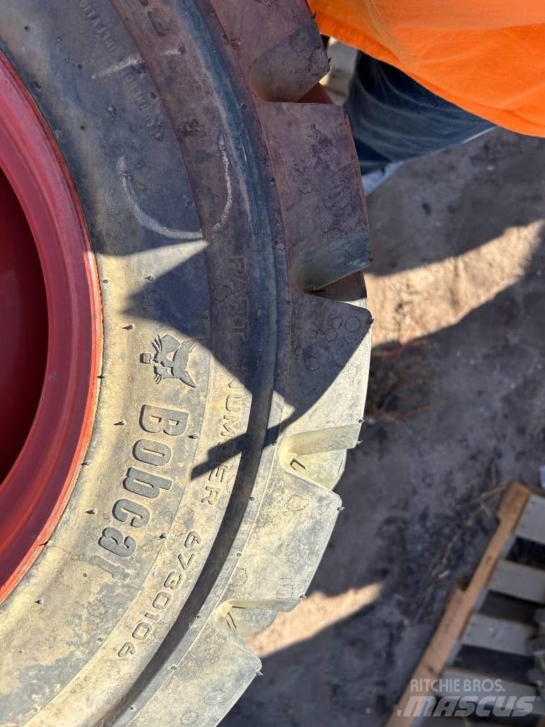 Bobcat 10x16.5 Tires Riepas, riteņi un diski