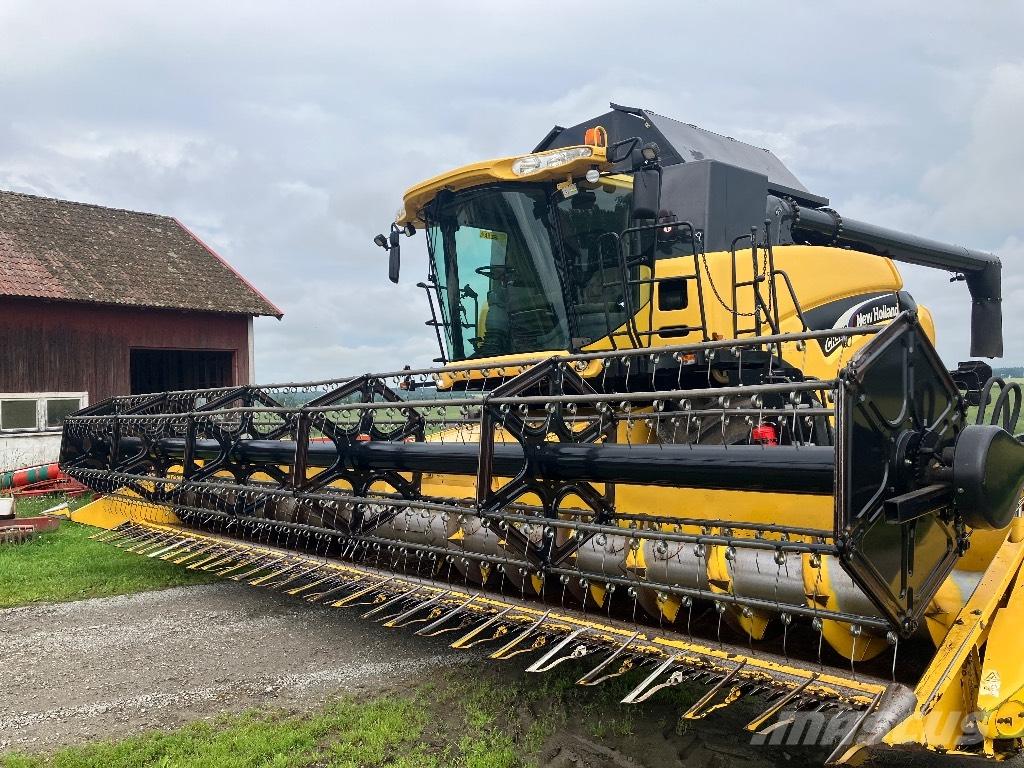 New Holland CR 980 Ražas novākšanas kombaini