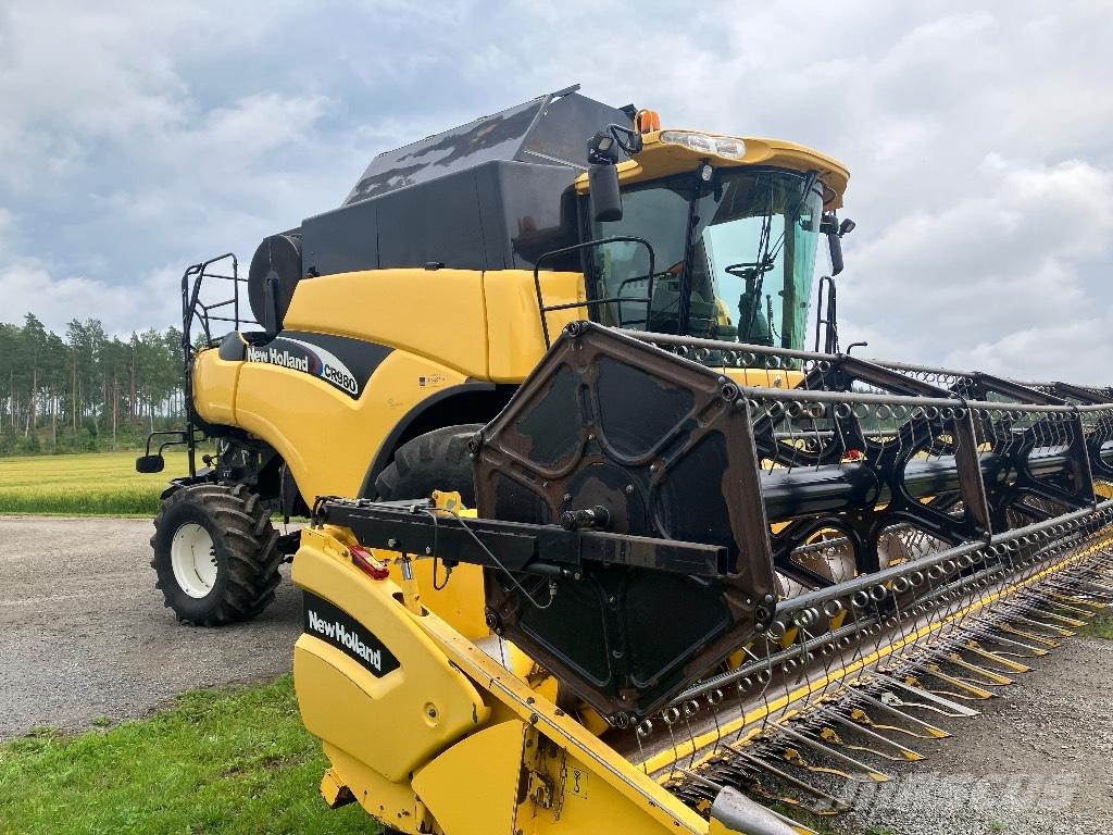 New Holland CR 980 Ražas novākšanas kombaini