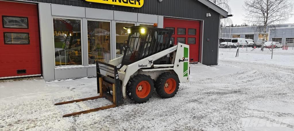 Bobcat 643 Lietoti riteņu kompaktiekrāvēji