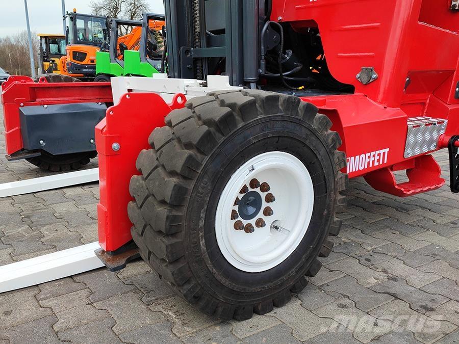 Moffett M5 20.3 Kravas mašīnām piestiprināmie pacēlāji