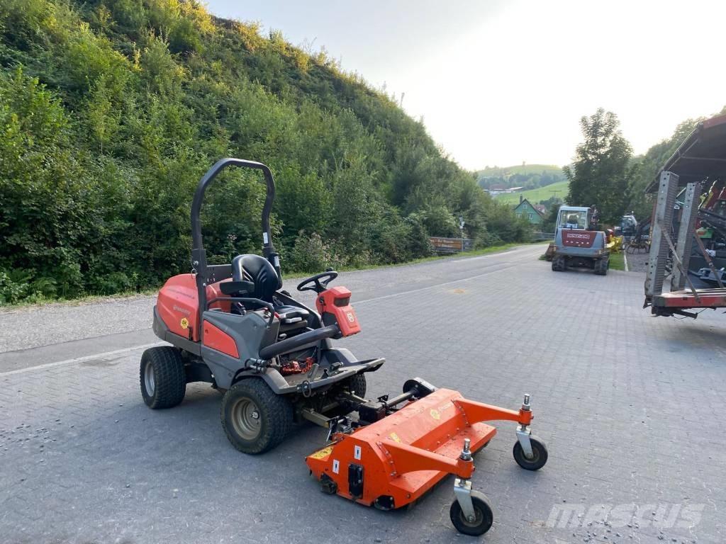 Husqvarna P 525 D Mauriņa traktors