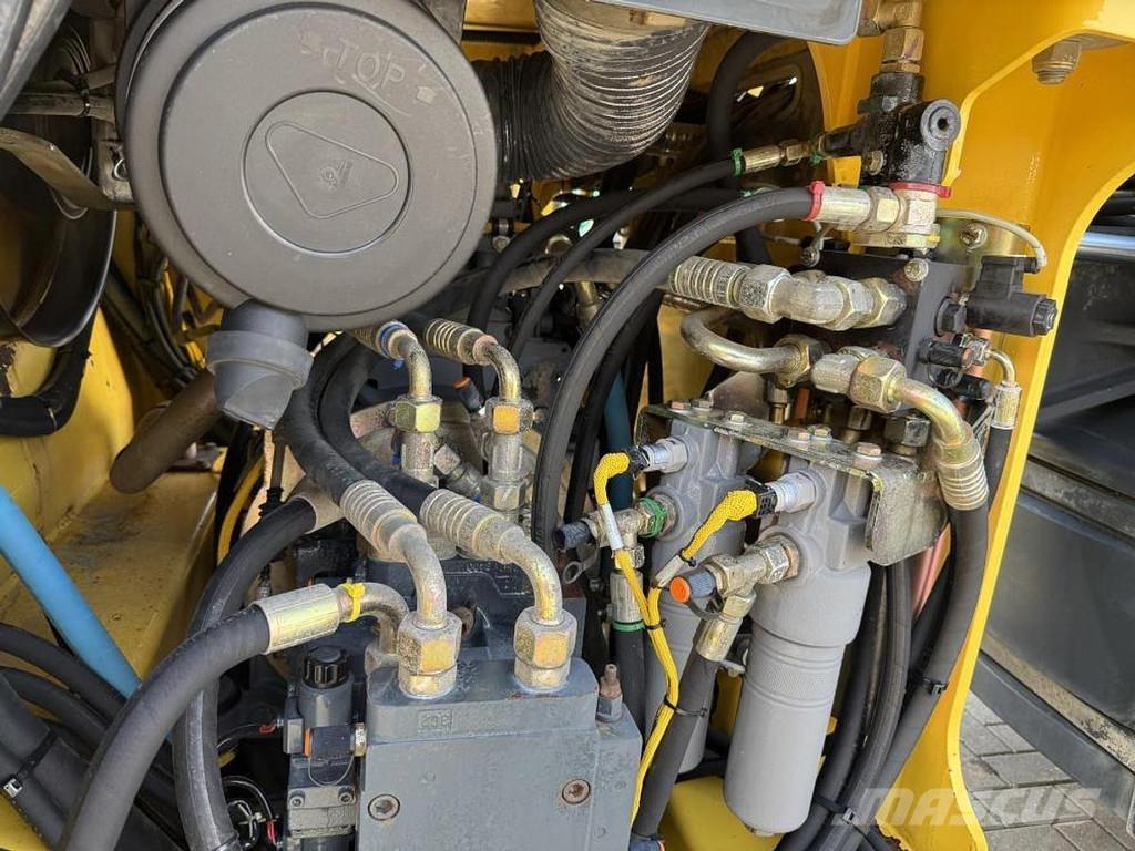 Bomag BW 151 AD-4 Divvalču grunts veltņi