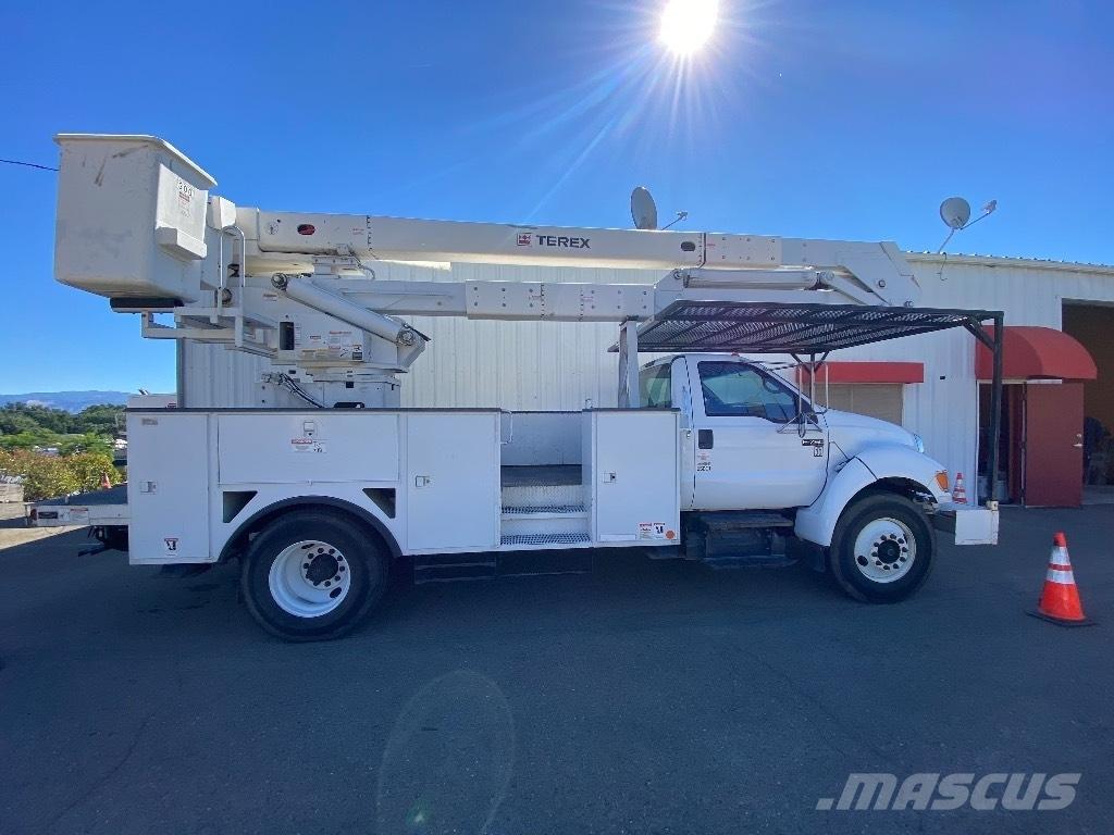 Ford F 750 SD Pacēlāji uz automašīnas bāzes