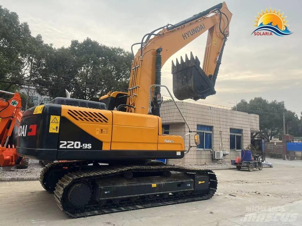 Hyundai R220-9S Ekskavatori uz riteņiem