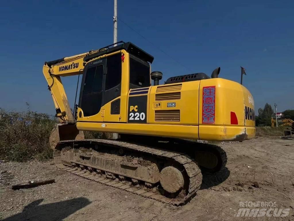 Komatsu PC 220 Kāpurķēžu ekskavatori