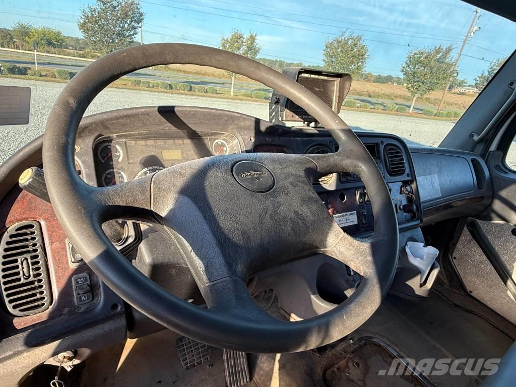 Freightliner M2 Atkritumu izvešanas transports