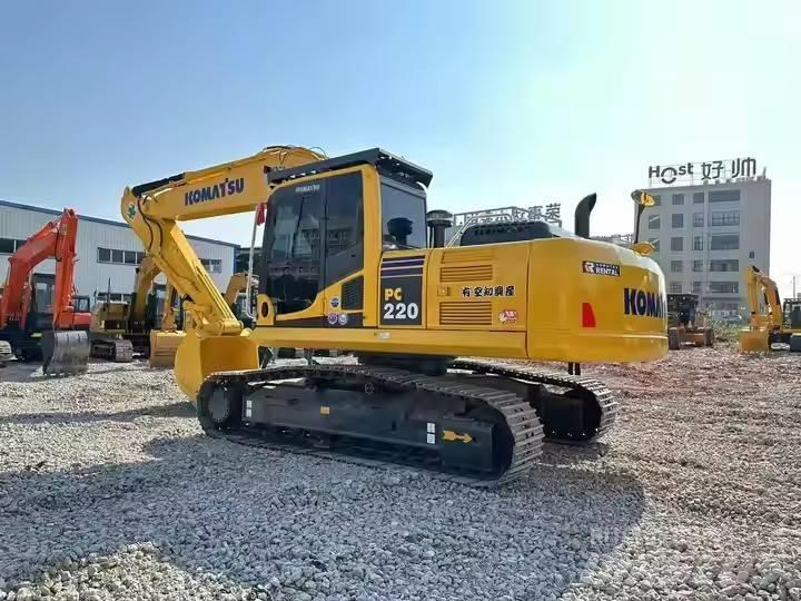 Komatsu PC 220 Kāpurķēžu ekskavatori
