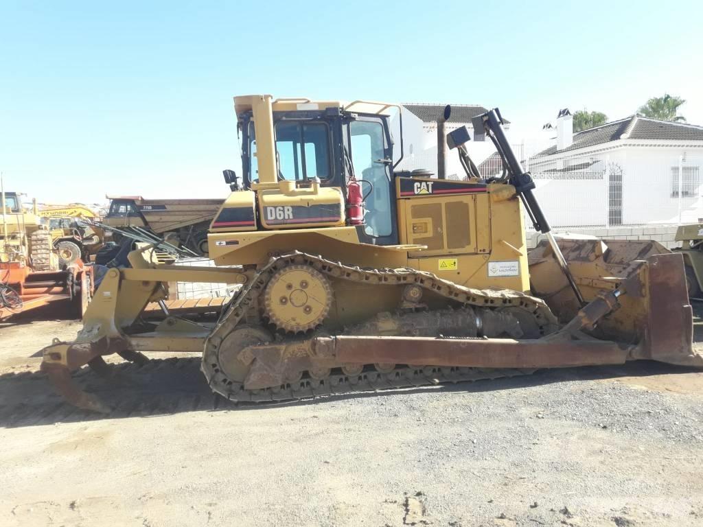 CAT D 6 R II Kāpurķēžu buldozeri