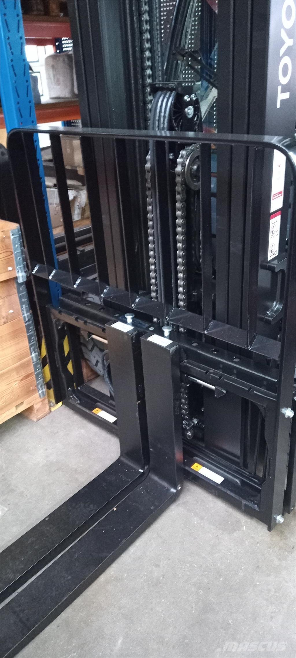 Toyota 52-8FDF30 Tehnika ar dīzeļa dzinēju