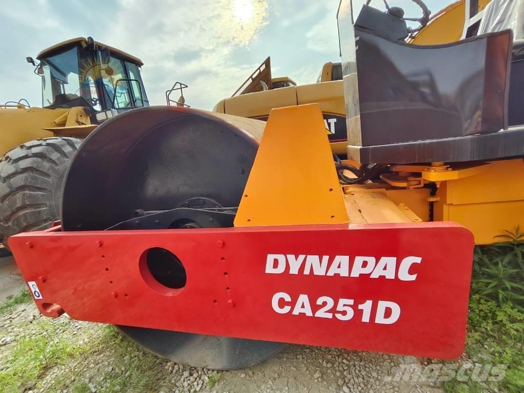 Dynapac CA 251 D Vienvalča grunts veltņi