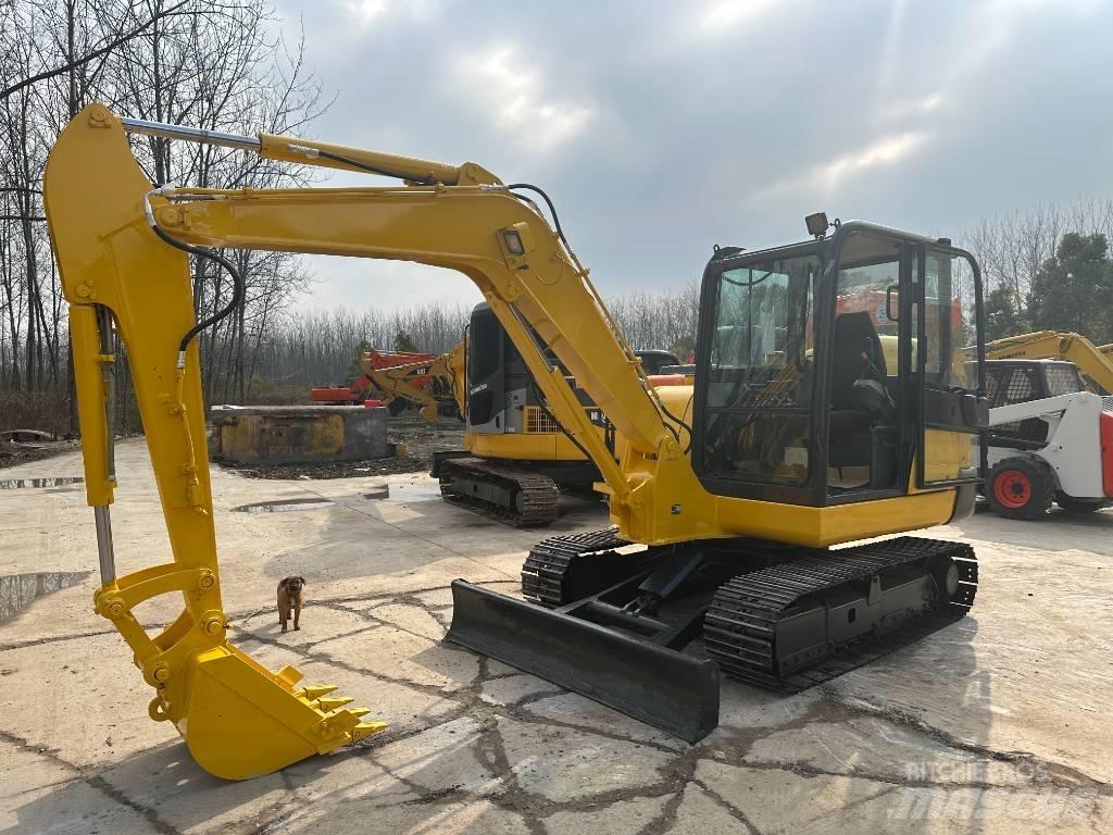 Komatsu PC56 Kāpurķēžu ekskavatori
