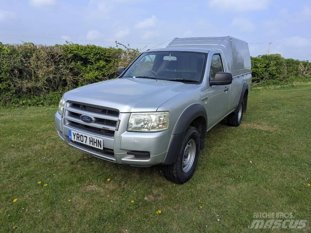 Ford Ranger Vieglais kravas automobilis/izkraušana no sāniem