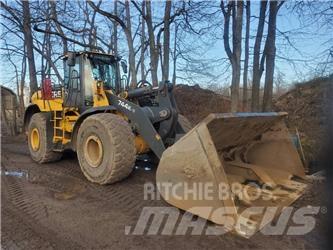John Deere 744 K Iekrāvēji uz riteņiem