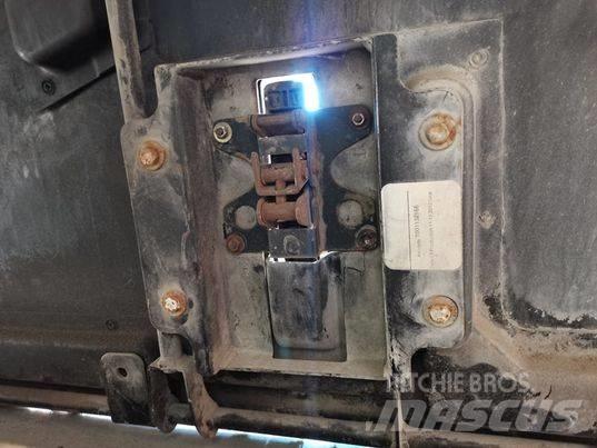 CAT TH 408 mask Kabīnes un interjers
