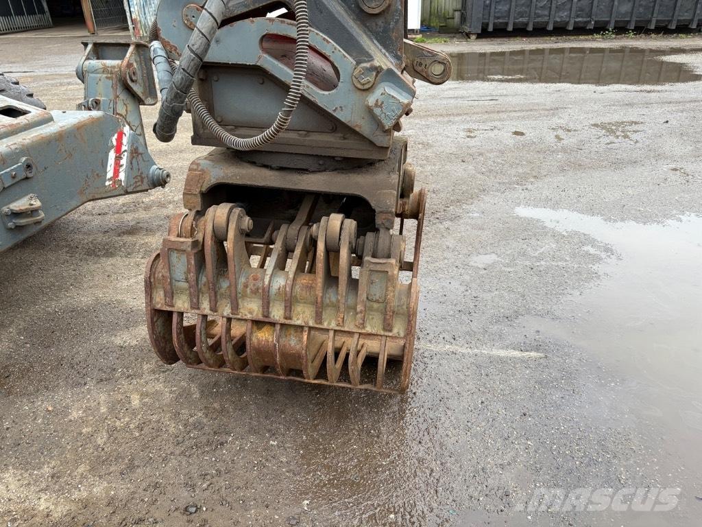 Hitachi FH 130.3 Kāpurķēžu ekskavatori