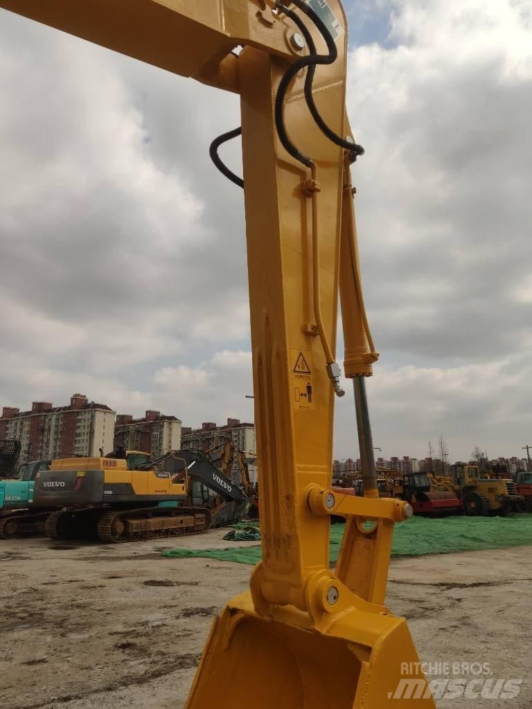 Komatsu PC 200-8 Vidēja lieluma ekskavatori 7 t - 12 t
