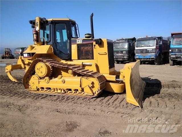 CAT D 6 M Kāpurķēžu buldozeri