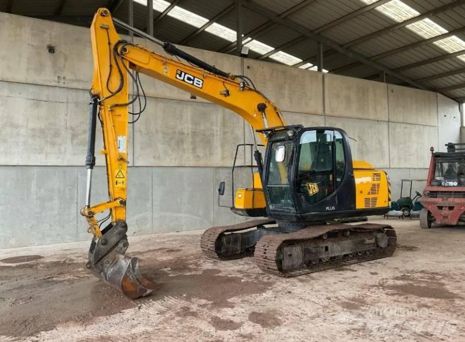 JCB JS 130 LC Kāpurķēžu ekskavatori
