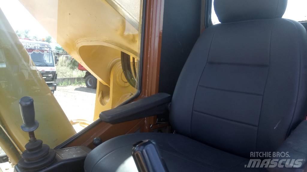 CAT 245 D ME Kāpurķēžu ekskavatori